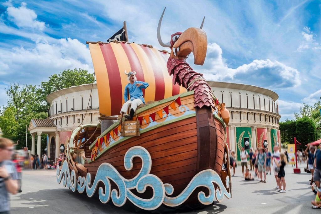 Chars de parade du Parc Astérix